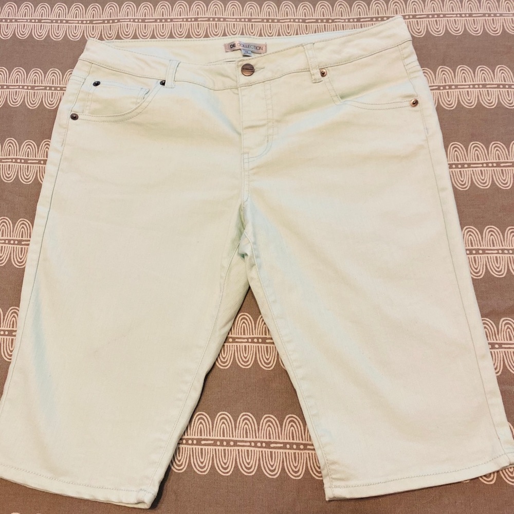 Capri Shorts